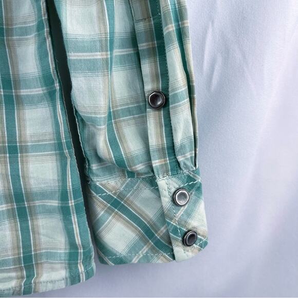 Ariat REAL Embroidered Snap Shirt - Picture 6 of 10